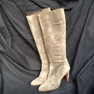 Mr. Seymour Gray Suede Tall Boot With Zipper 7N